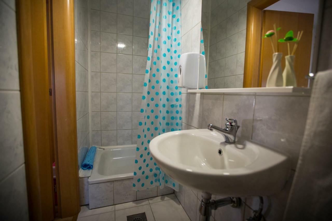 Ćilin Ćemer Grubine Buitenkant foto