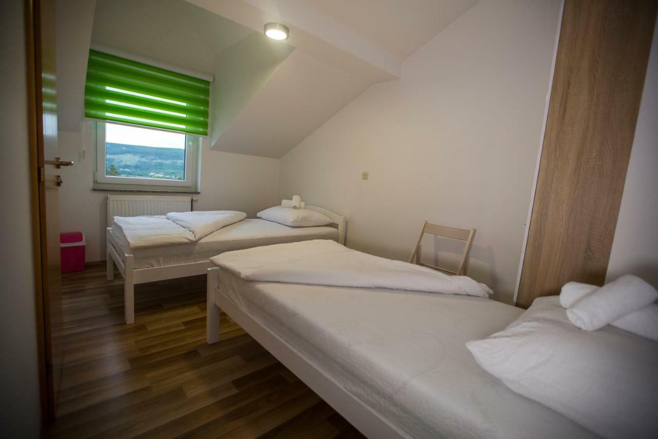 Ćilin Ćemer Grubine Buitenkant foto